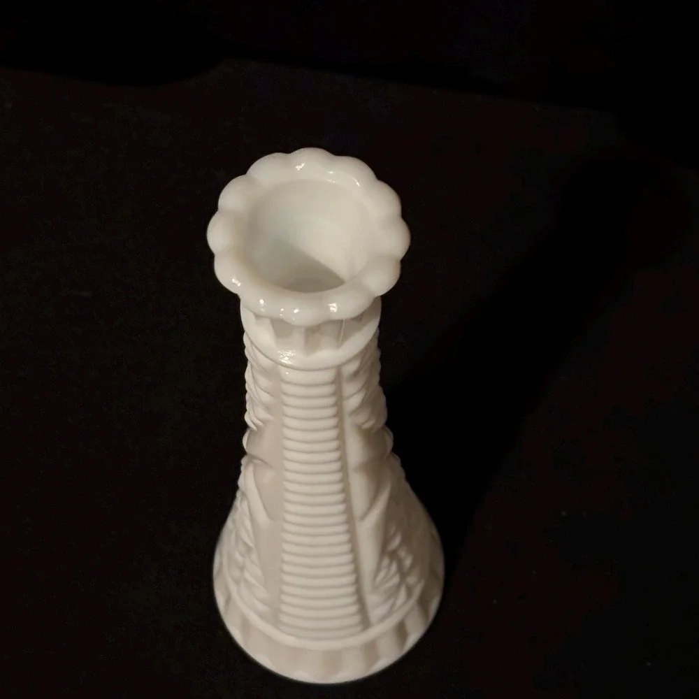 Vintage Milk Glass Vase – Embossed Geometric Pattern Bud Vase
